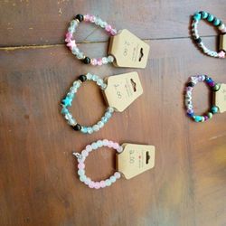 Hand Made Braslets Real Pretty 