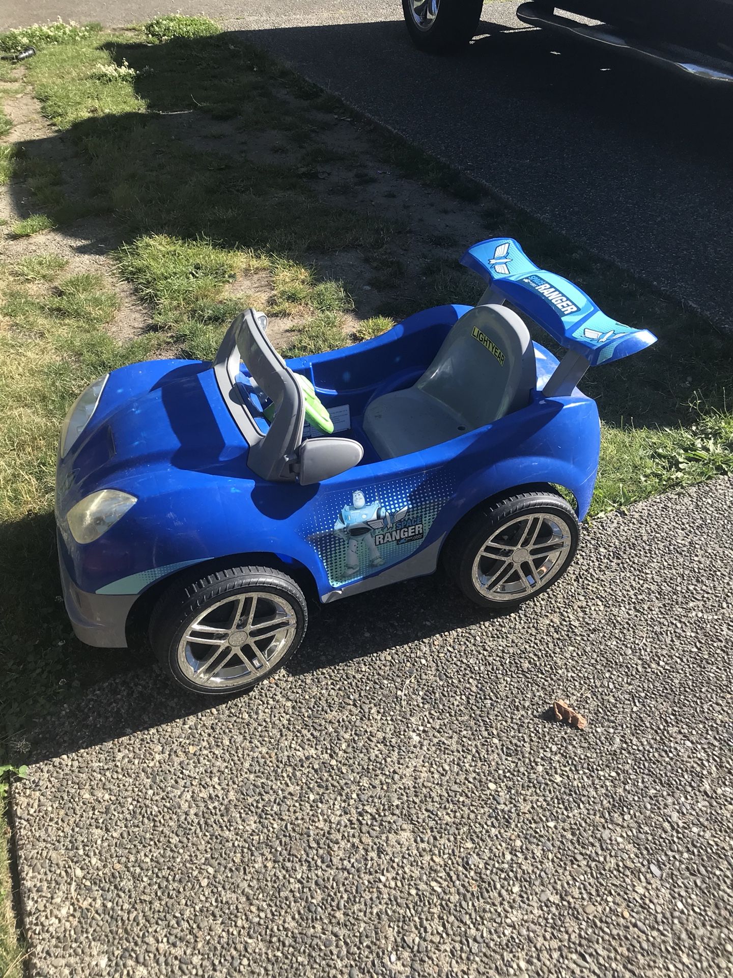 Buzz lightyear toy car
