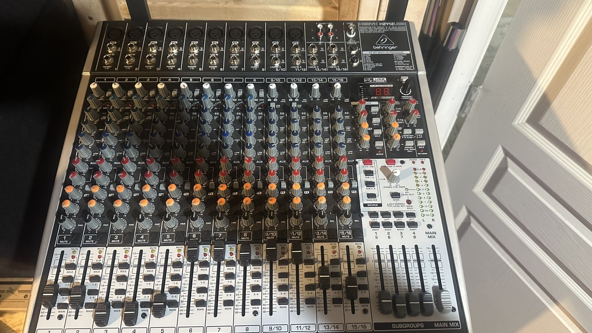 Professional BEHRINGER X2442 Mixer