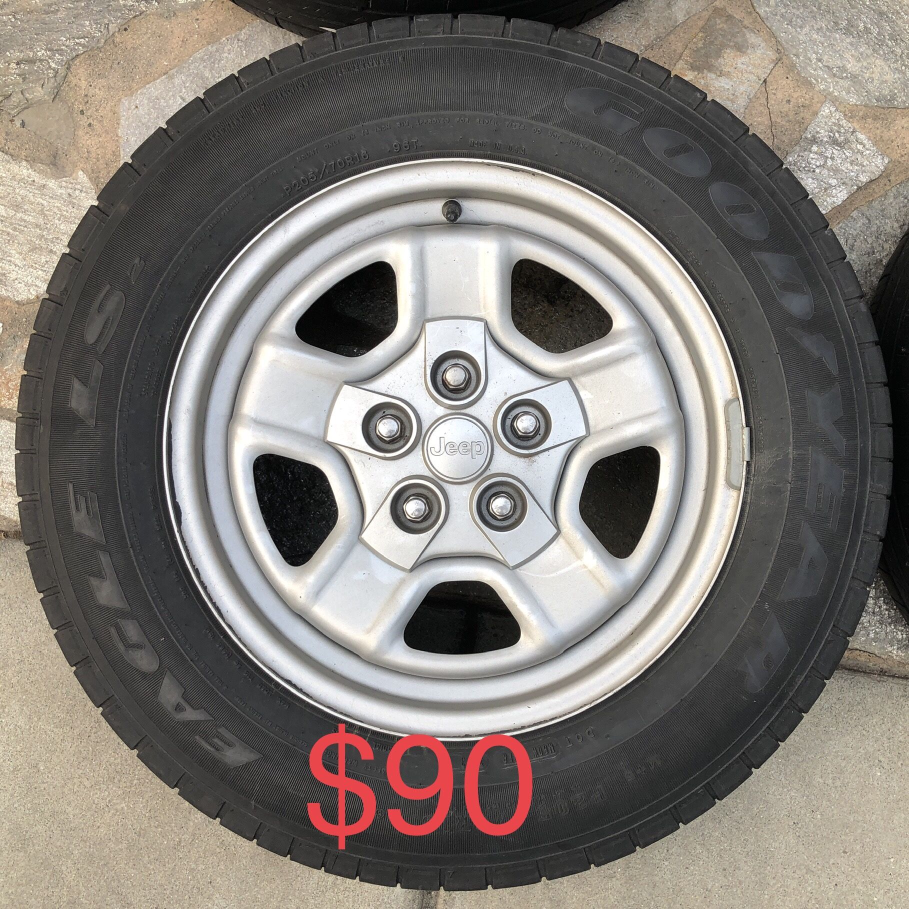 Jeep Patriot wheels and tires 16 Inch OEM