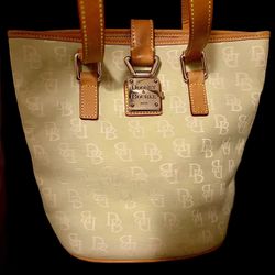 Dooney & Bourke 