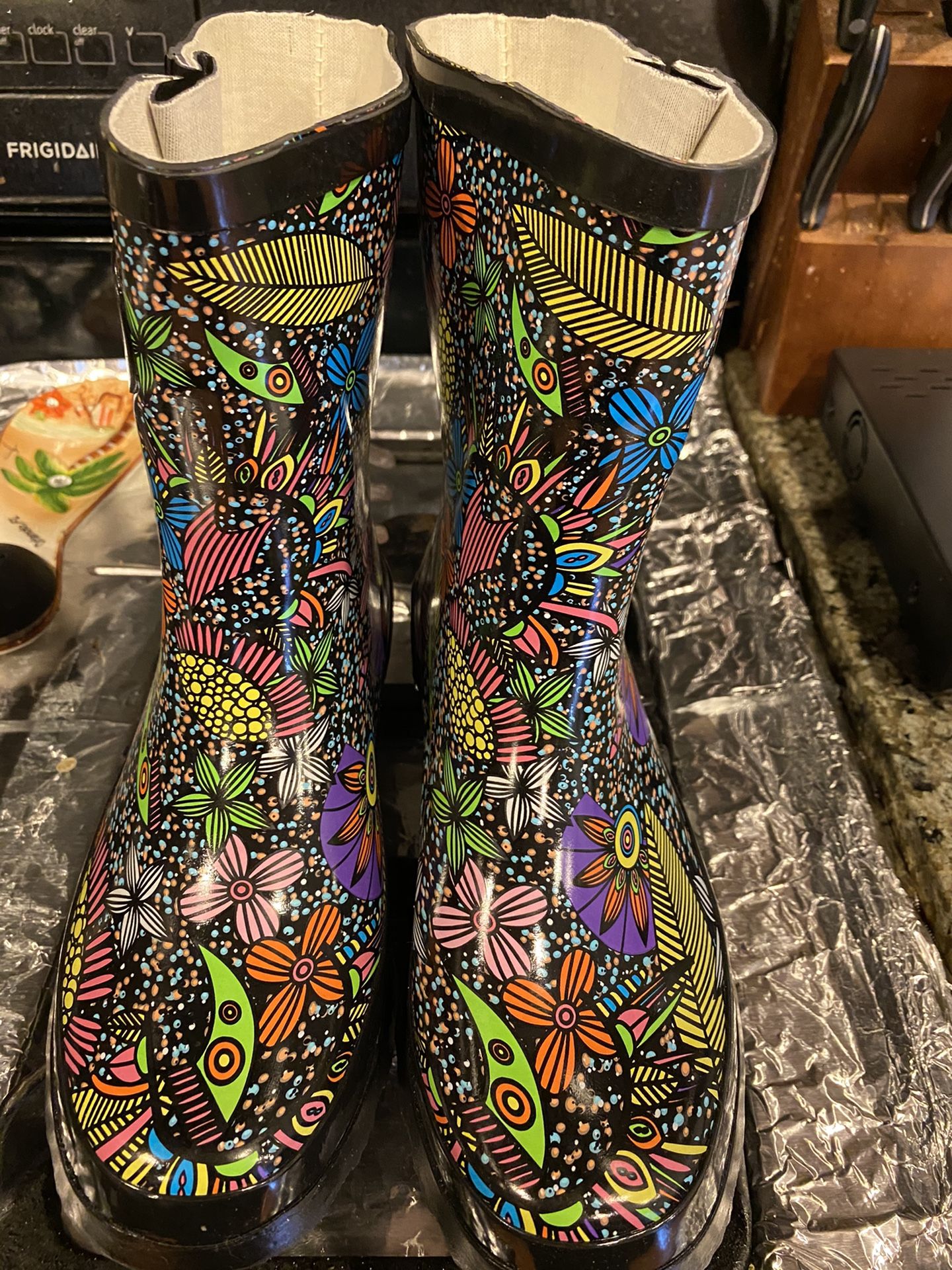 Brand new rain boots or gardening boots