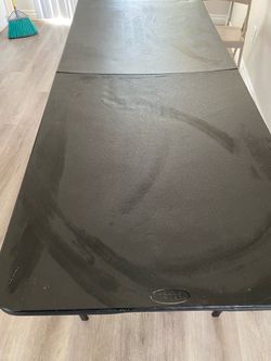 6’ folding table