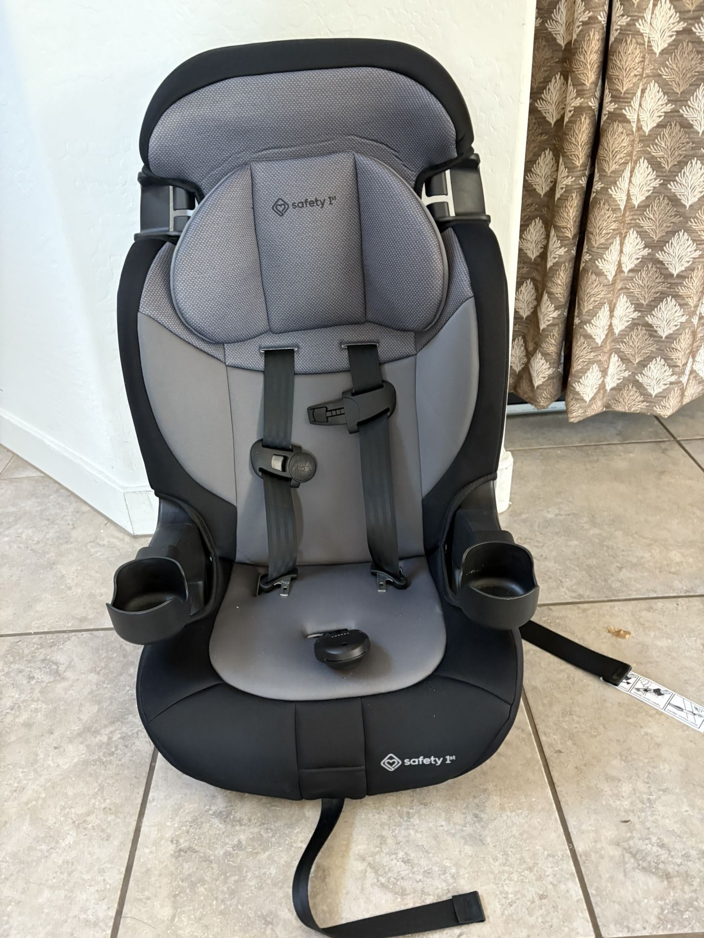 Safety1st Booster Car Seat With Safety Belts