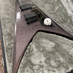 New! ESP LTD Kirk Hammett signature KH-V in Black Sparkle with Hard Case!