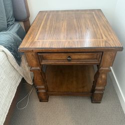 Solid wood End Table/Night Stand  Lane Furnishings Eddie Bauer