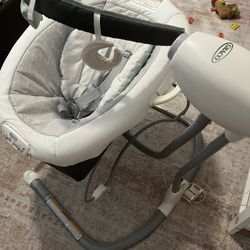  Graco Soothe ’n Sway LX  Baby Swing/ Bouncer