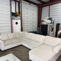 Light Beige U-Shaped Sectional Sofa w/ Chaise