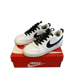 Nike White and Black Low-Top Court Borough Sneakers, Size 6.5