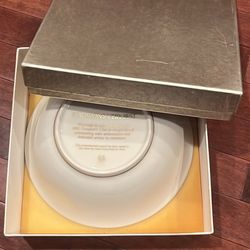 Avon ivory lenox bowl presidents club award 1980