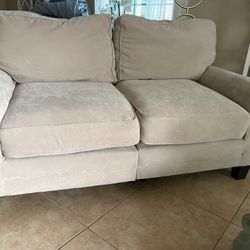 Small Love Seat 