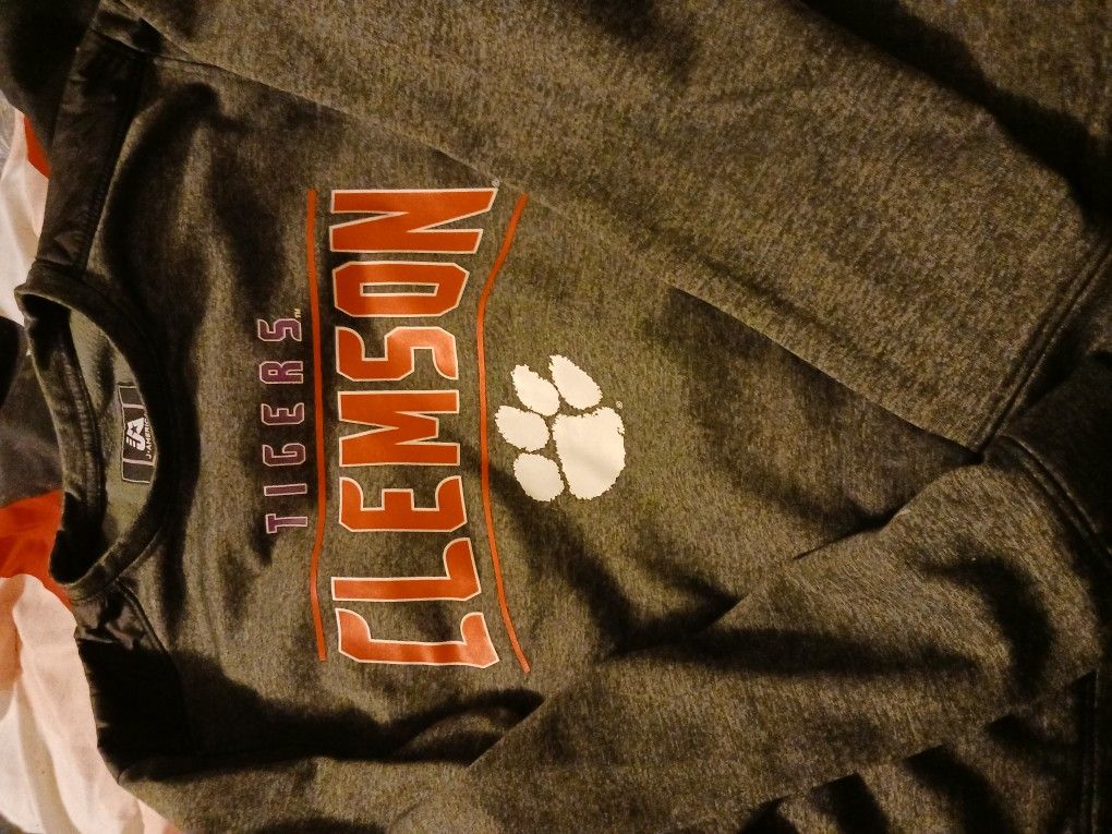 Men's Clemson Sweatshirt Size Medium