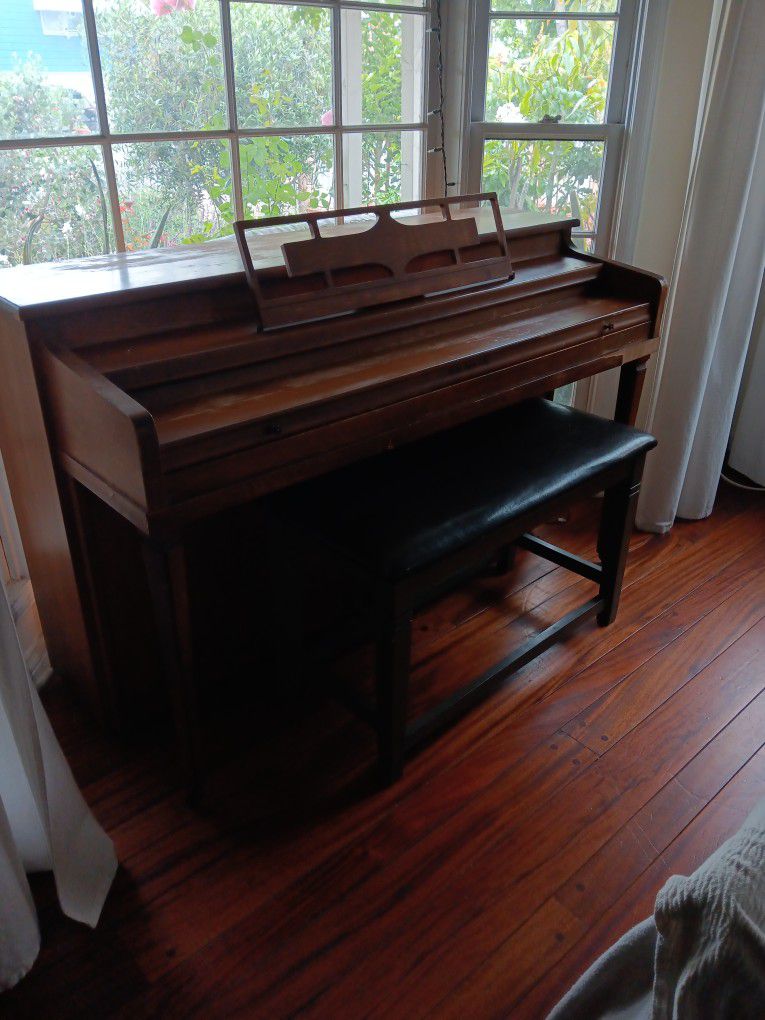 Piano Hallet, Babis & Co.