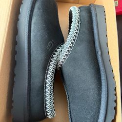Uggs sz 8 MNS 9 1/2 WMNS…brand new $80…local meetup/pickup in VENTURA COUNTY