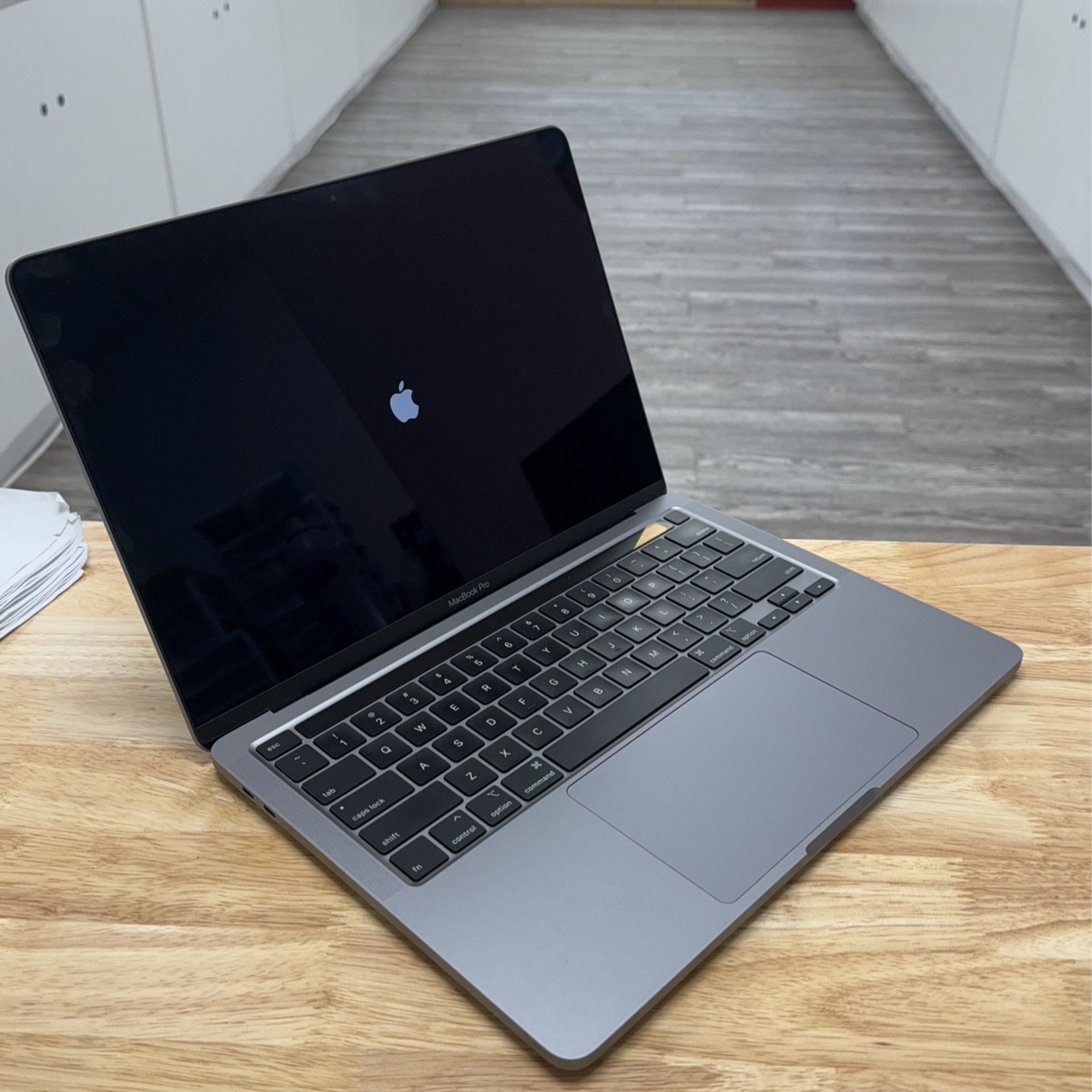 MacBook Pro 2020 512GB ONLY (50 DOWN)