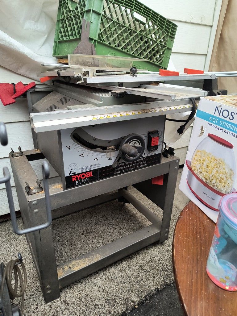Table Saw With Accessories