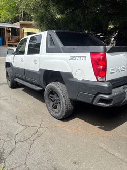 Chevrolet Avalanche Z71 Pickup Truck