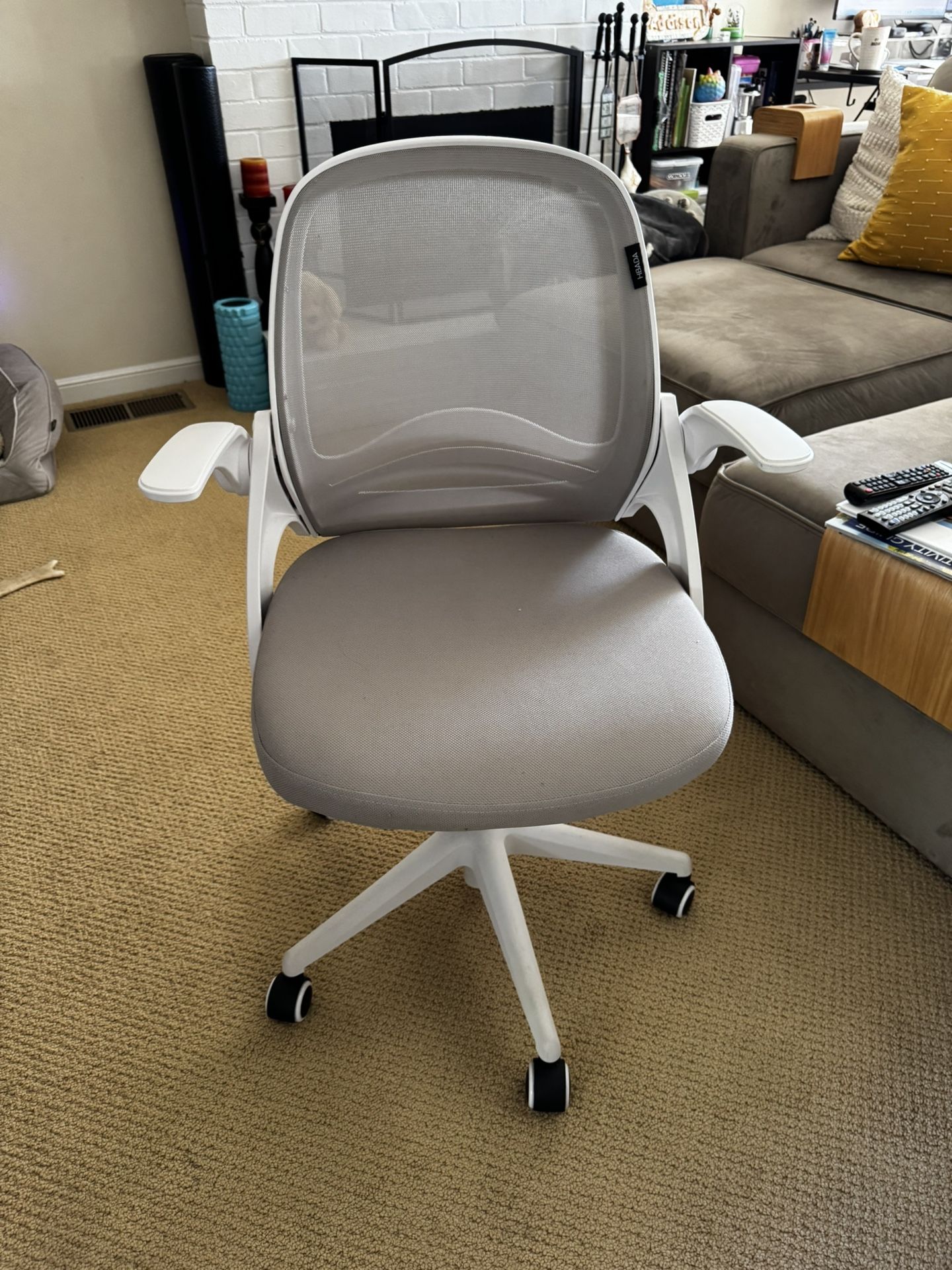 Like New! Desk Chair With Arms