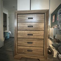 Dresser 5 Drawers