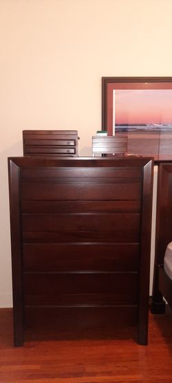 Modus Element 5 Drawer Dresser