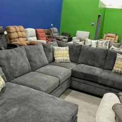 Maken Met name domein Clearing out overstock sectionals Sofas & more! for Sale in Spokane, WA -  OfferUp