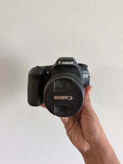 Canon EOS 80D  w Kit Lens 18-55mm
