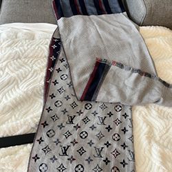 LOUIS VUITTON SCARF