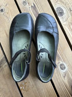 Women’s Earth Sandals