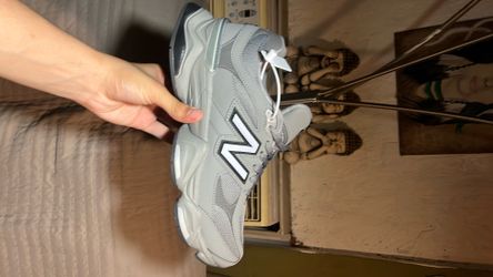 Gray New balance 9060