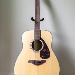 Yamaha FG800 Acoustic Guitar With Hard Case