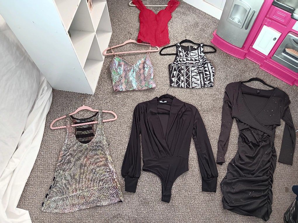 Huge Bag Full Of Women's Medium Clothes Shoes And More