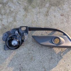Fog Light With Clear Lens Fits Left 2017-2018 Mazda 3