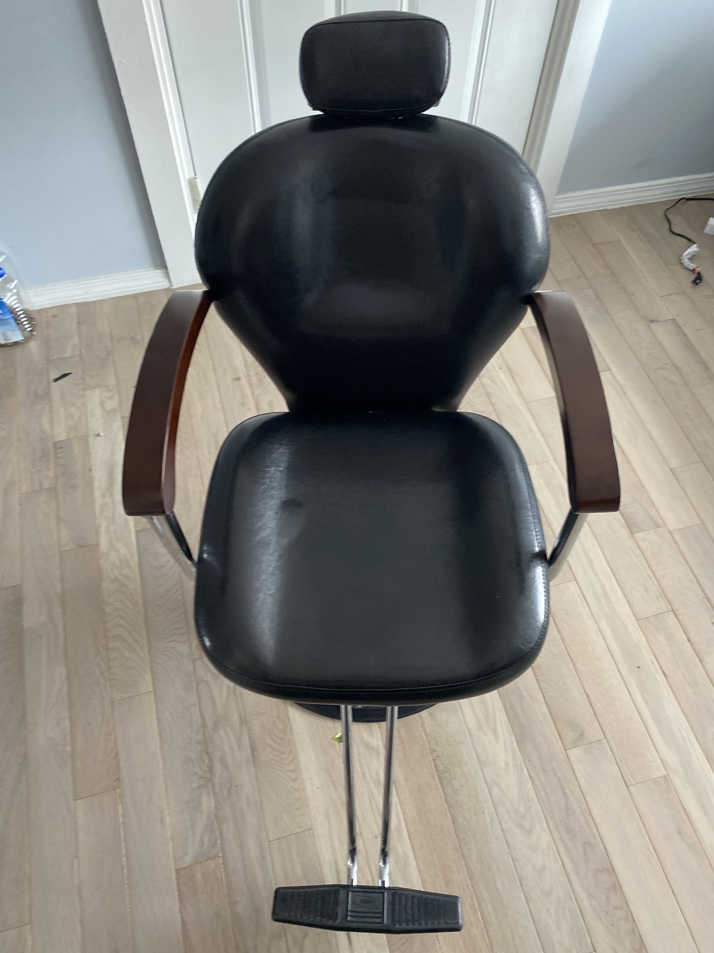 Barber/salon Chair