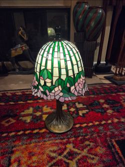 Blooming Lotus" Tiffany-Style Table Lamp – Blown Glass and Bronze Base