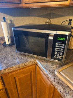 Very Nice Microwave Oven."CHECK OUT MY PAGE FOR MORE DEALS "