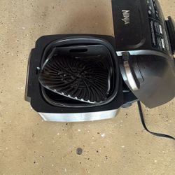 Ninja Indoor Grill / Air Fryer – Works Great