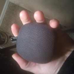 JBL BLUETOOTH SPEAKER