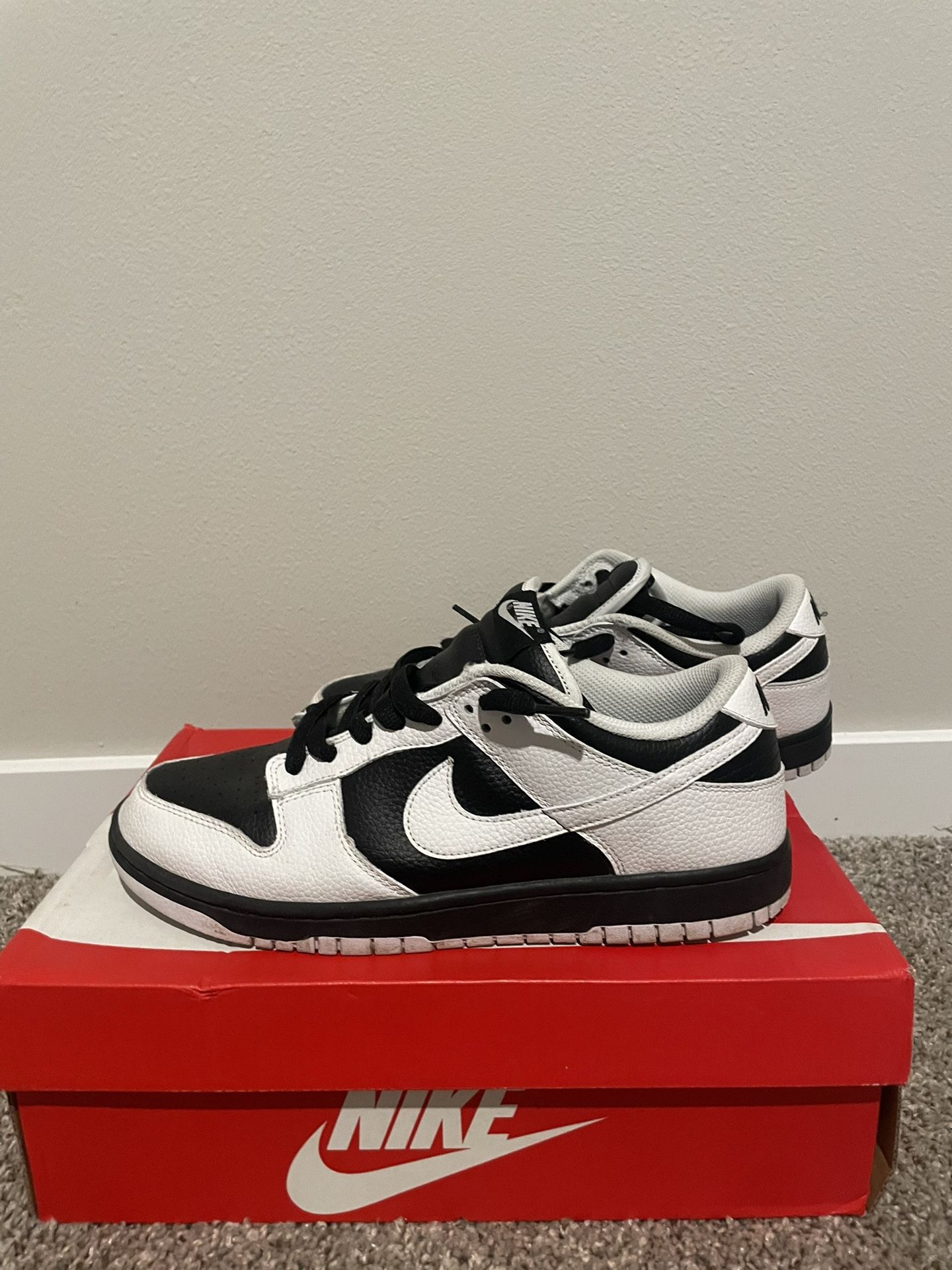 Nike Reverse Pandas SIZE 9.5