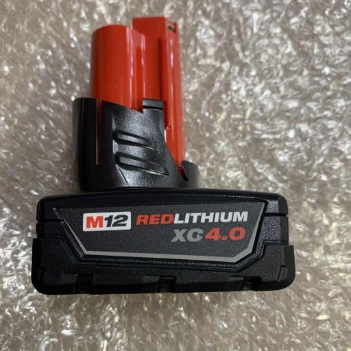Milwaukee New 4ah Battery 12M Nuevo