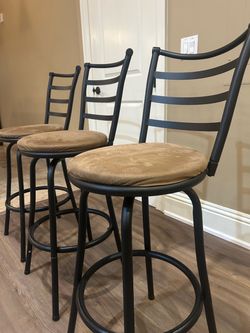Set of 3 Swivel Bar Stools
