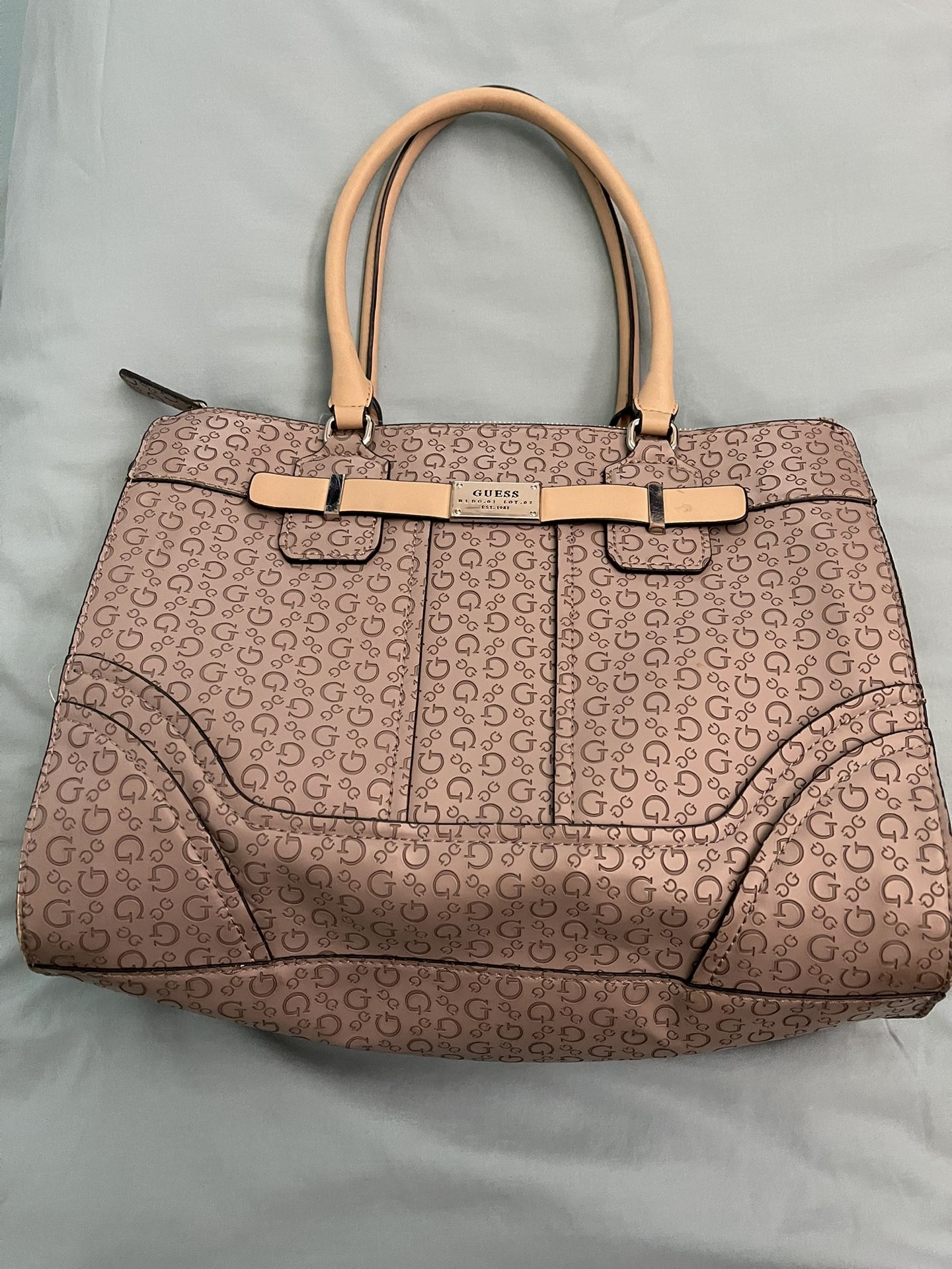 Guess Purse -great condition