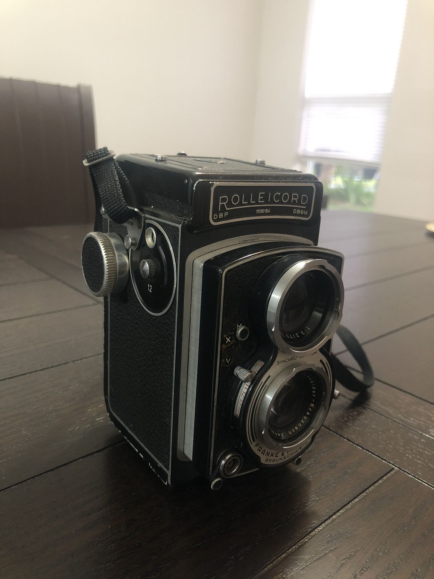 Vintage 120mm TLR film camera 