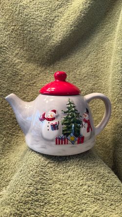 Christmas tea pot