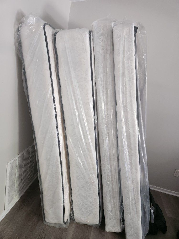 Twin Bed Plush Mattresses 