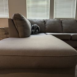*MOVING SALE* L-Sectional Couch