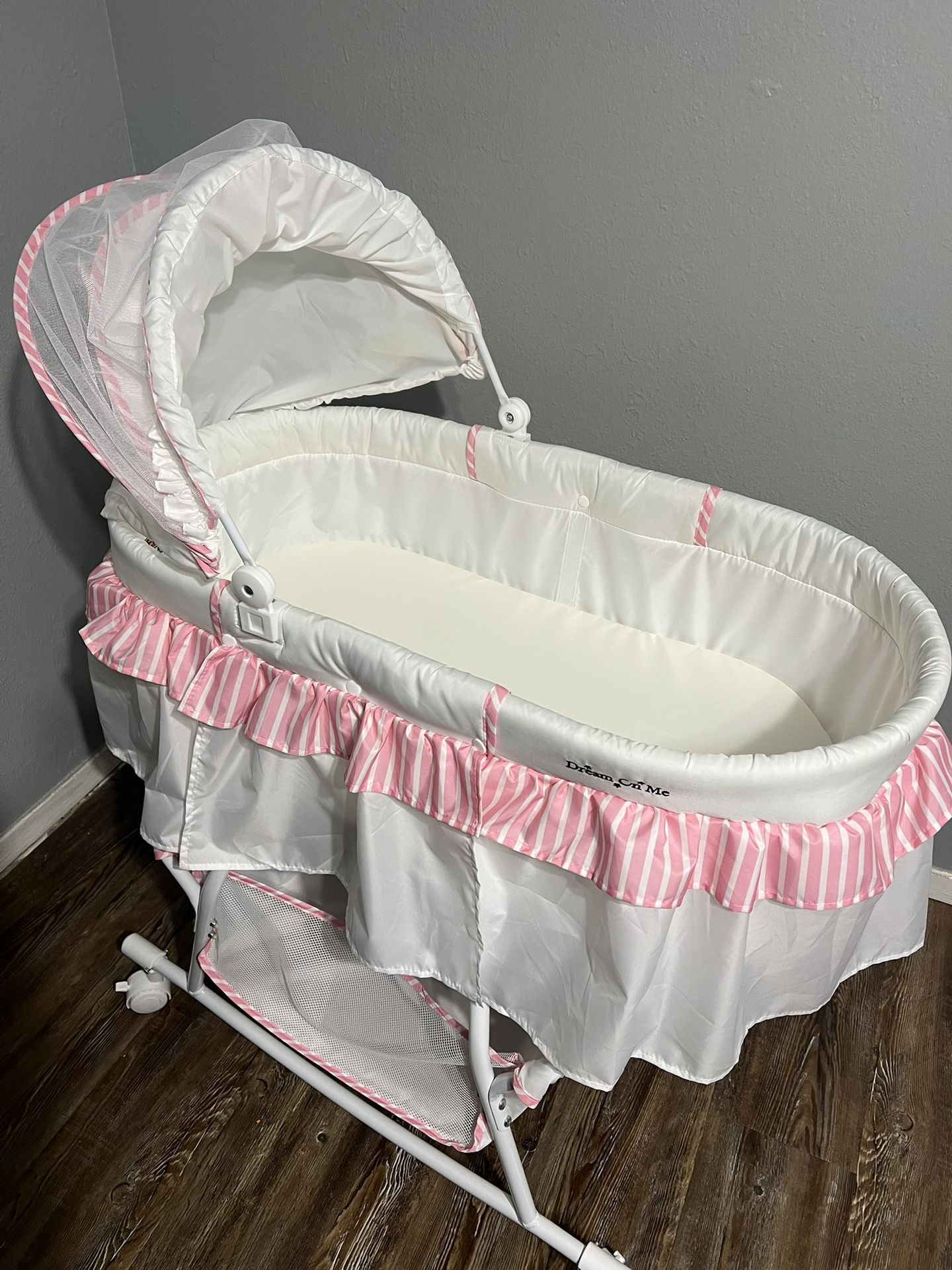 Baby crib