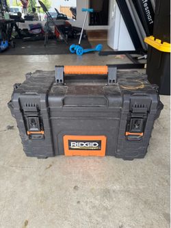 Ridgid tool box great condition.