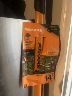 FISKARS POWER LEVEL. 14 INCH SAW.