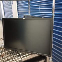 24 Inches Vga Dvi D Monitot $20 Each 40 Available 