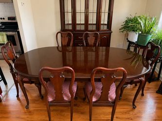 Thomasville Solid Wood Dining Room Set: China Cabinet, Table, & 6 Chairs